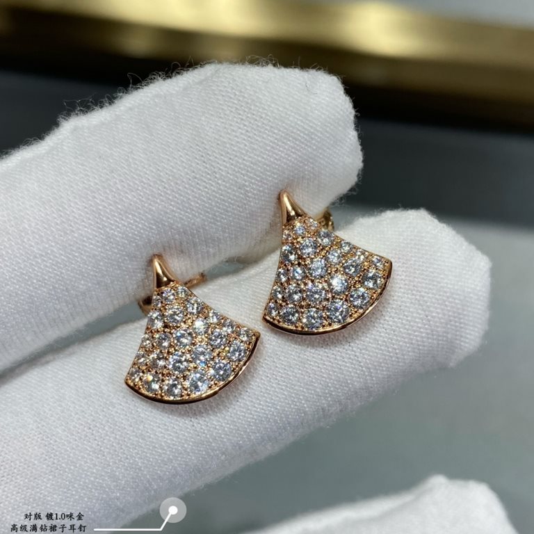 V gold plated micro gold Bvlgari high end full diamond fan skirt earrings High-end customized fire counter earrings   Original logo  so beautiful and greasy   versatile models