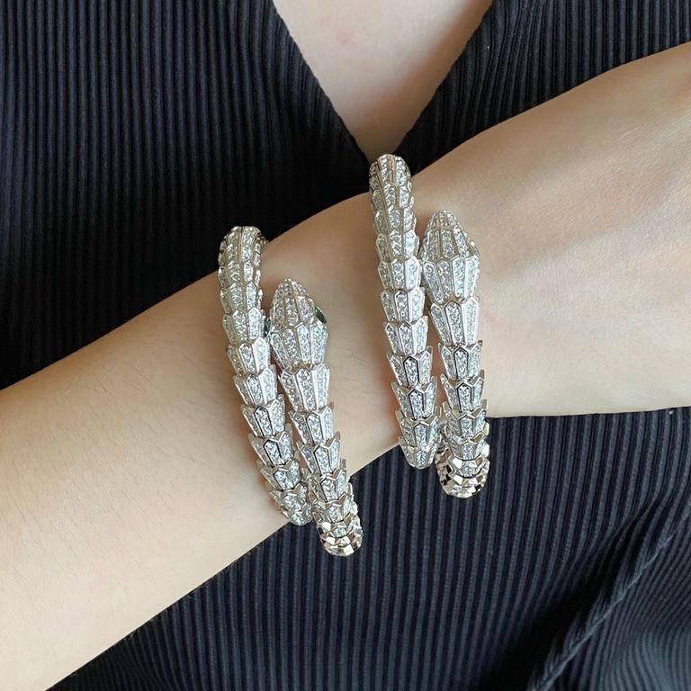 Bvlgari Premium Full Diamond Dodo Snake Bracelet   Imported zirconia setting    Offer Grade, quality clearly visible to the naked eye!