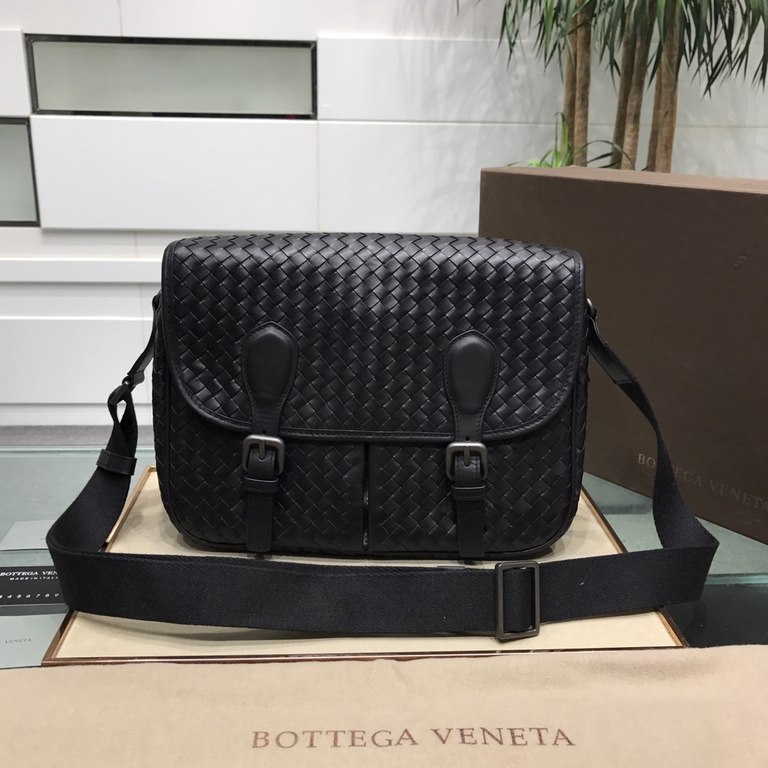 Woven Crossbody Bag Imported Italian Tire Cowhide Leather Pure Hand-Woven Fashionable and Practical  Highest Quality on the Net Small Size 311225cm