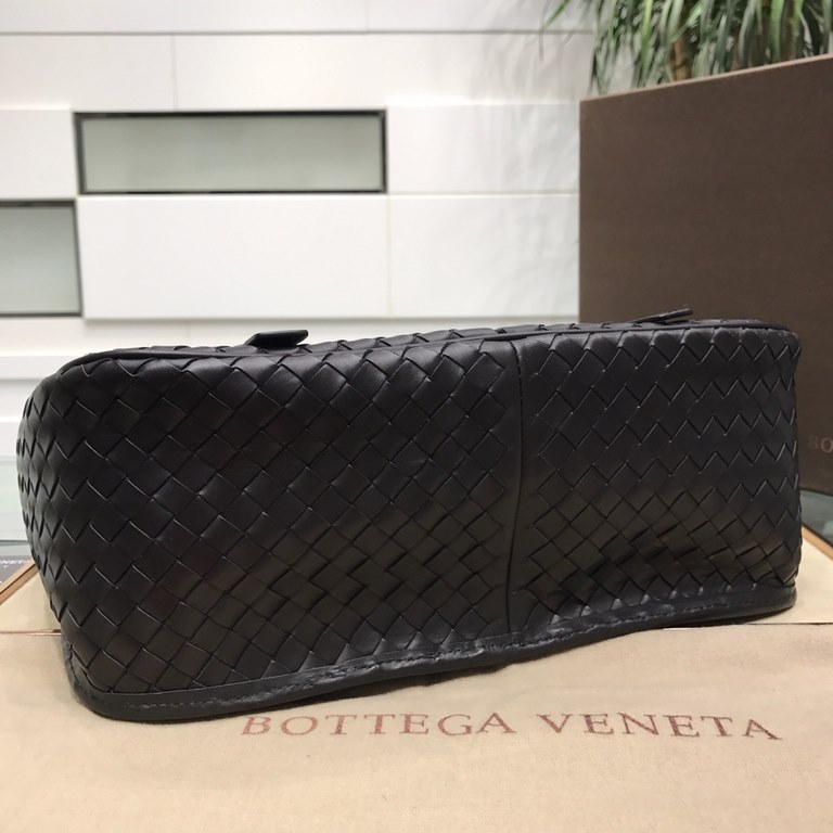 Woven Crossbody Bag Imported Italian Tire Cowhide Leather Pure Hand-Woven Fashionable and Practical  Highest Quality on the Net Small Size 311225cm