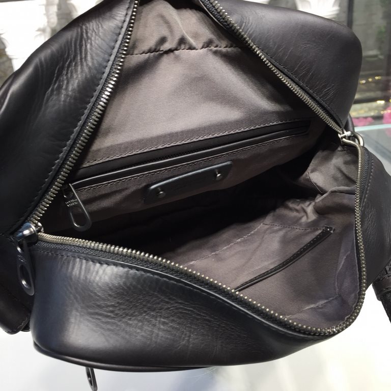 Men's Crossbody Bags The bag type is so simple No LOGO秘秘,as well as known to the world Adhering to the tradition of handmade Tire cowhide leather seamless weaving Gunmetal color electrophoresis accessories   ♂Low-profile