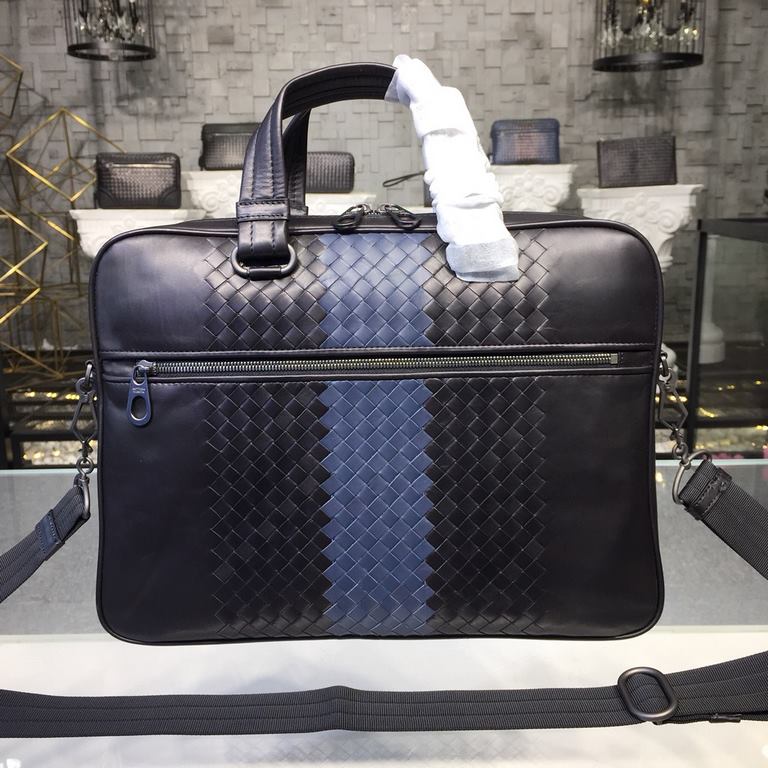 Men's Briefcase No logo as well known to the world Adhering to the tradition of handmade Tire cowhide leather seamless weaving Gunmetal color electrophoresis accessories   ♂Low-profile and practical Leather the more you 