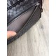 Messenger bags for men and women Made of Italian customized original fetal cowhide, pure hand-woven Leather fine   feel   low-profile Temperament has a personality High    Main side zipper compartment   Size 22.5126cm