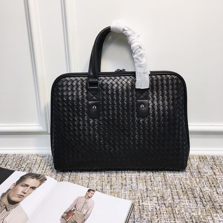 Men's Briefcase Tire Cowhide Leather Luxurious Handmade Seamless Weaving The more you use it, the shinier the leather becomes, Multi-compartments New Design Black size37730cm