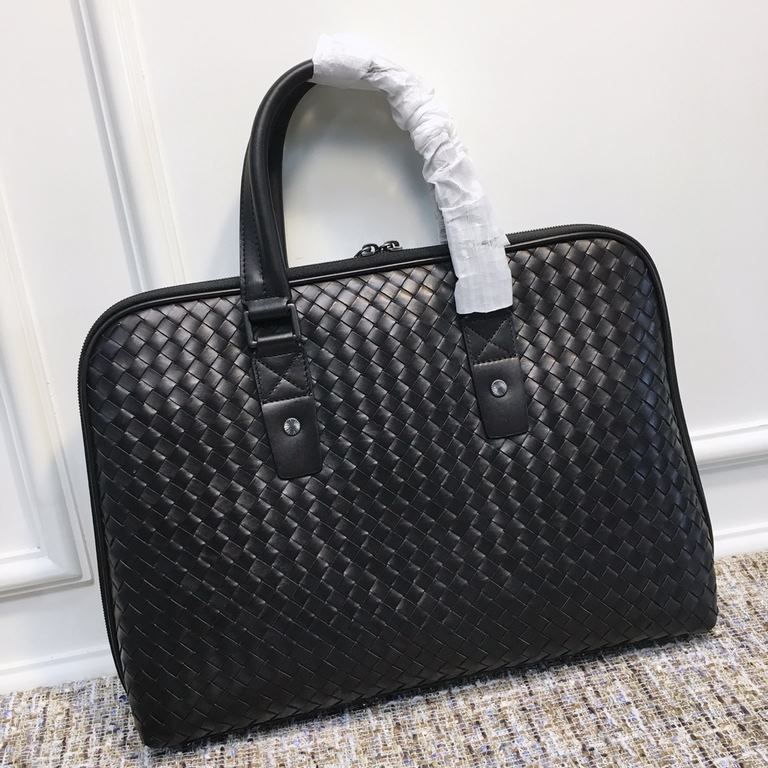 Men's Briefcase Tire Cowhide Leather Luxurious Handmade Seamless Weaving The more you use it, the shinier the leather becomes, Multi-compartments New Design Black size37730cm