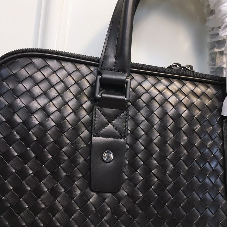 Men's Briefcase Tire Cowhide Leather Luxurious Handmade Seamless Weaving The more you use it, the shinier the leather becomes, Multi-compartments New Design Black size37730cm