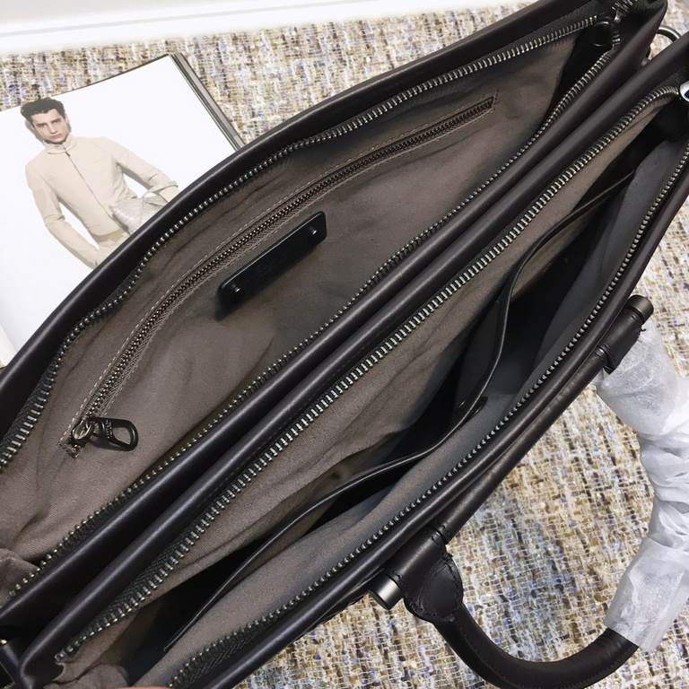 Woven Double Pull Briefcase Imported Tire Cowhide Leather Pure Hand-Woven Zipper Closure   Size 37730cm