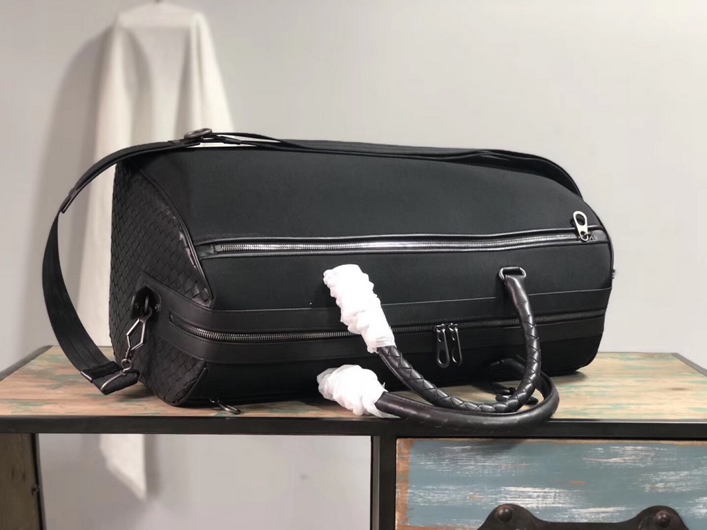 New men's bag, tire cowhide   linen   Luxury handmade seamless weaving Counter original gunmetal color accessories    Strong business breath Low-profile  Leather the more you use it, the more oily    Multi-compartment Ne