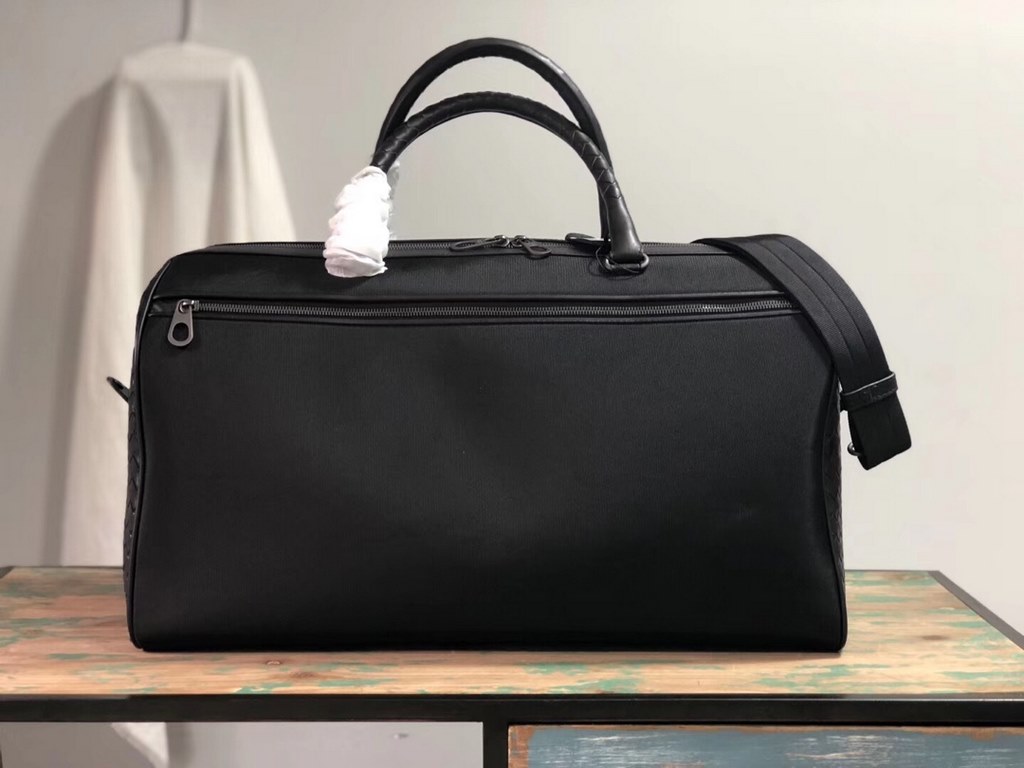 New men's bag, tire cowhide   linen   Luxury handmade seamless weaving Counter original gunmetal color accessories    Strong business breath Low-profile  Leather the more you use it, the more oily    Multi-compartment Ne