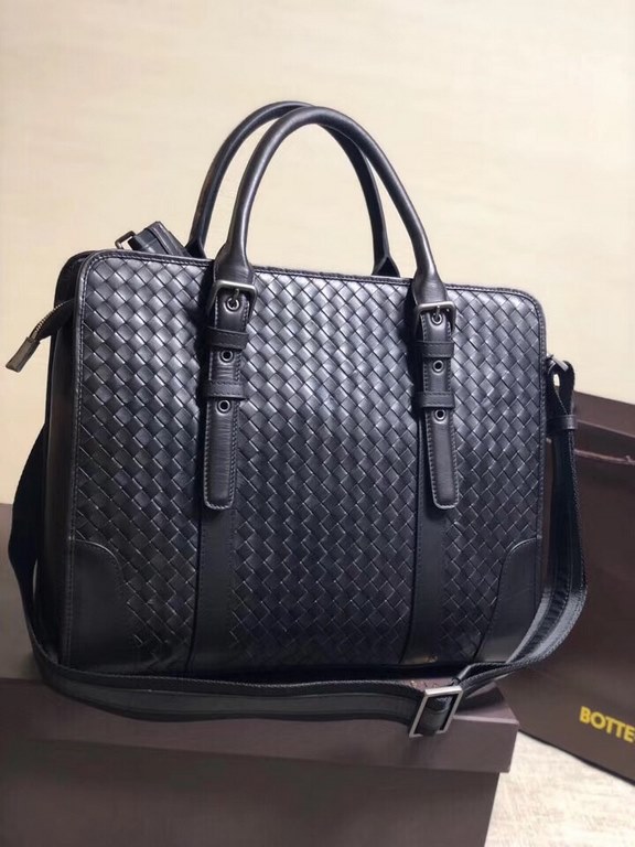 B@ bring you unprecedented challenges, is a new full soul and personality, top original fetal cowhide men's pop-up briefcase, black fashion elements, size 39308