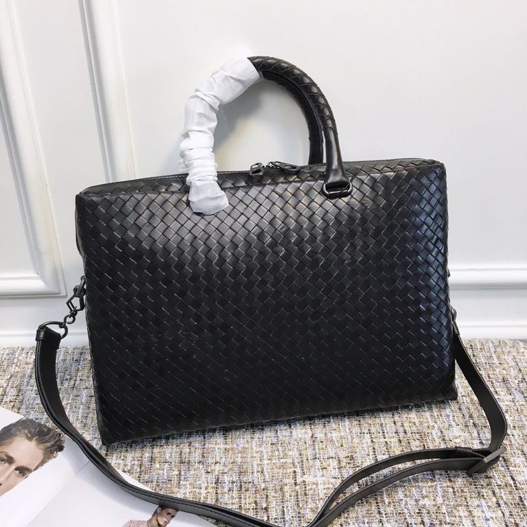 Briefcase   whole body soft Italian customized fetal cowhide, soft and comfortable leather, hand-woven to create a three-dimensional sense of dense and orderly, large-capacity practical models    black   size 40  7  27cm