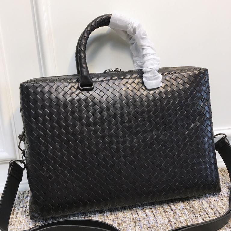 Briefcase   whole body soft Italian customized fetal cowhide, soft and comfortable leather, hand-woven to create a three-dimensional sense of dense and orderly, large-capacity practical models    black   size 40  7  27cm