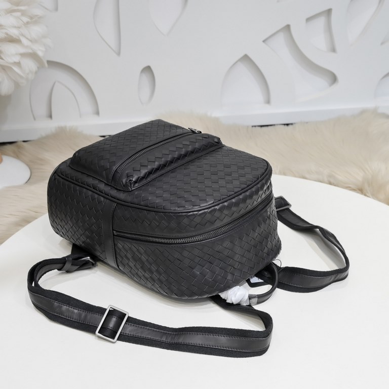 BV-latest men's shoulder bag   original quality official synchronization using the top waxed tire cowhide feel awesome counter original hardware unique design style perfect to the extreme details of the workmanship exqui