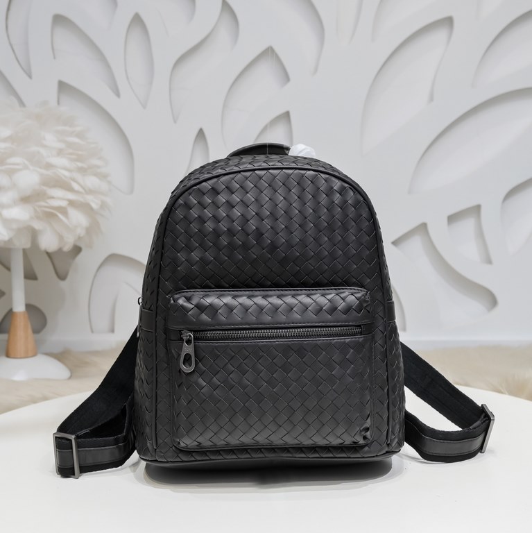 BV-latest men's shoulder bag   original quality official synchronization using the top waxed tire cowhide feel awesome counter original hardware unique design style perfect to the extreme details of the workmanship exqui