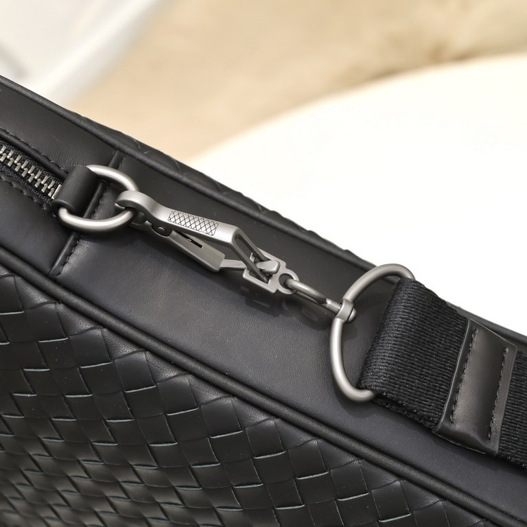 BV-latest men's briefcase   original quality official synchronization using the top waxed tire cowhide feel awesome counter original hardware unique design style perfect to the extreme details of the workmanship exquisit