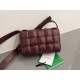 Bv 2022 FallWinter New Cassette Medium Pillow Bag 717506 The classic woven craftsmanship and chubby padded design of the pillow bag has developed into a family series and has become the ace of the new Bottega bags   Fash