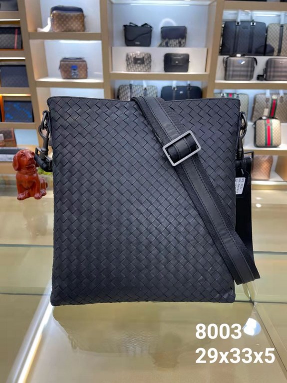 Model L8003 # top original single goods BV counter classic models, Guo Tao with the same models, head layer fetal cowhide, high-end atmosphere, fashion and taste, using smooth zipper, Italian calf leather, soft and comfo