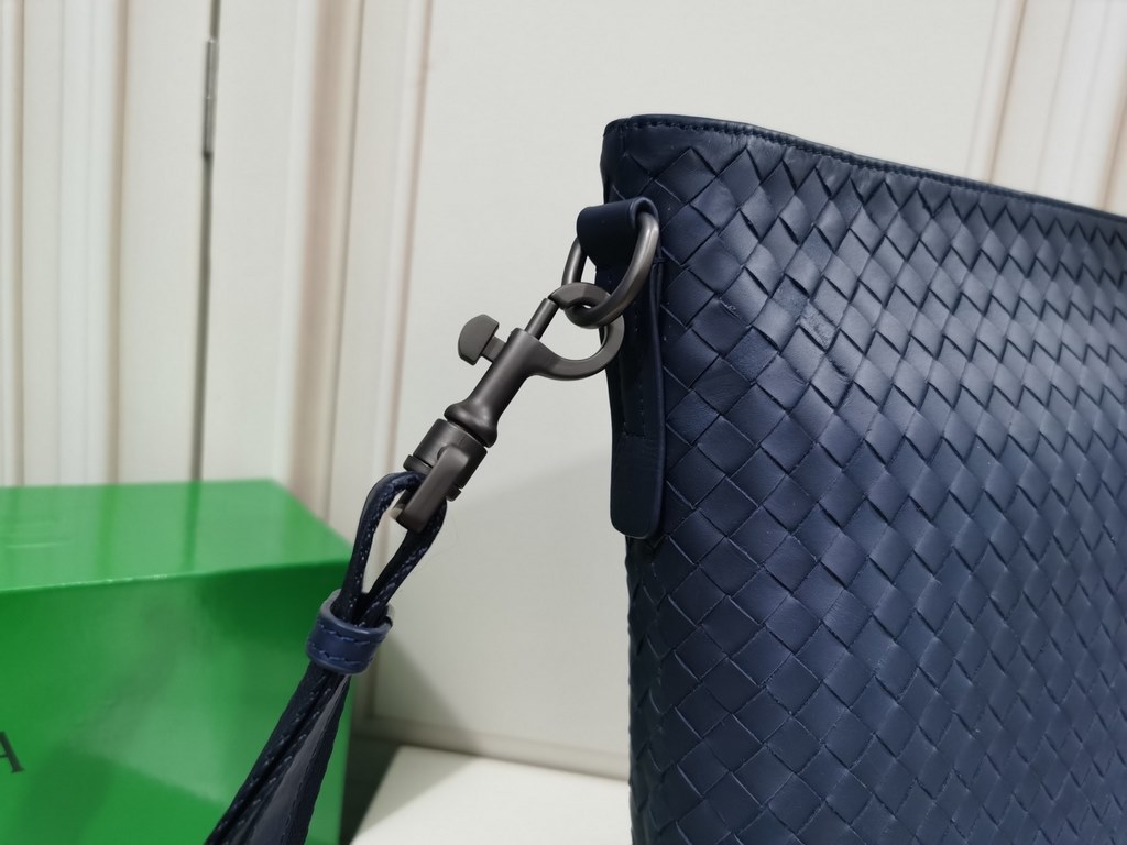 BV waxed tire leather crossbody bag] dark blue, size 26x27x4cm, counter models, original quality, three sides without seams!