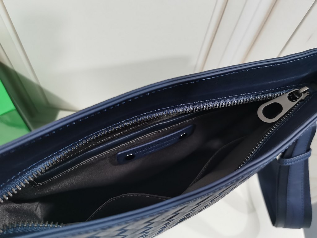 BV waxed tire leather crossbody bag] dark blue, size 26x27x4cm, counter models, original quality, three sides without seams!