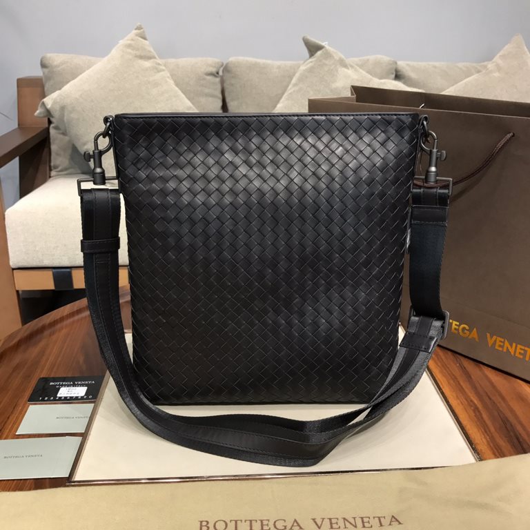 Woven Crossbody Bag Imported Tire Cowhide Leather Pure Hand-Woven Zipper ClosureHighest Quality on the Net Size 30332.5cm