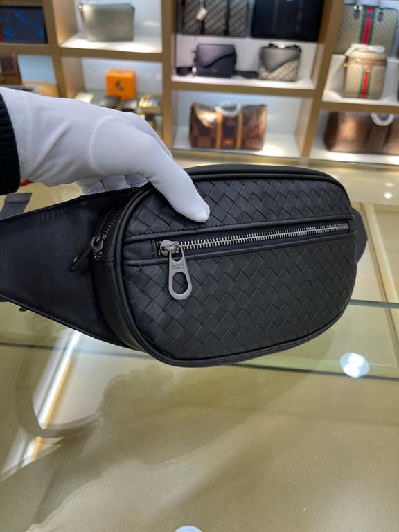 The original official website model 8077 # top original single goods BV counter fashion waist bag, head layer fetal cowhide, high-end atmosphere, fashion and taste, using smooth zipper, Italian calf leather, soft and com