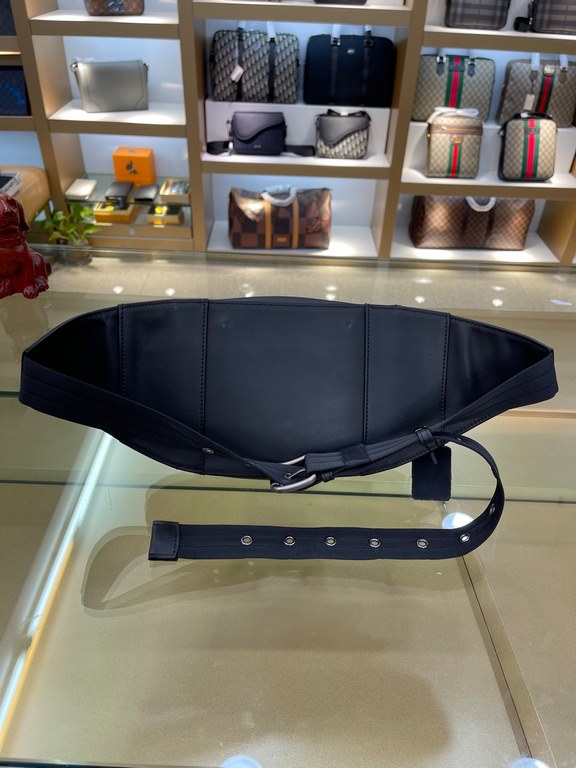 The original official website model 8077 # top original single goods BV counter fashion waist bag, head layer fetal cowhide, high-end atmosphere, fashion and taste, using smooth zipper, Italian calf leather, soft and com