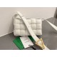 Bv 2022 FallWinter New Cassette Medium Pillow Bag 717506 The classic woven craftsmanship and chubby padded design of the pillow bag has developed into a family series and has become the ace of the new Bottega bags   Fash