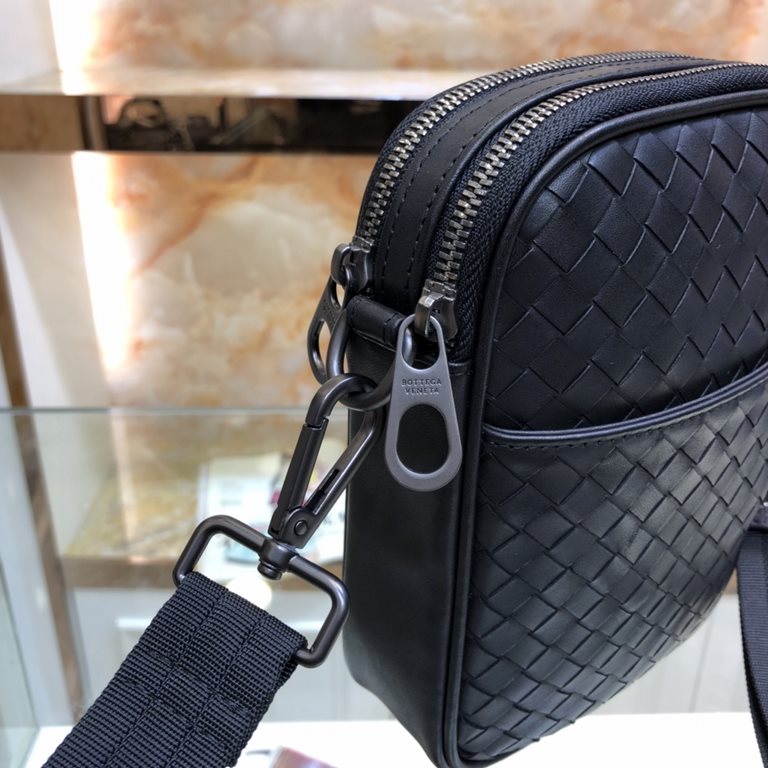 BV top official website explosion simple and generous men's small shoulder bag  cell phone bag listed original single production both fashionable and casual to bring a sense of quite atmospheric appearance at the same ti