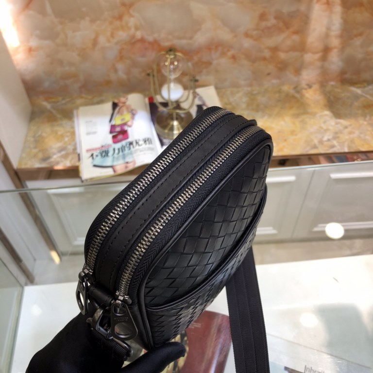 BV top official website explosion simple and generous men's small shoulder bag  cell phone bag listed original single production both fashionable and casual to bring a sense of quite atmospheric appearance at the same ti