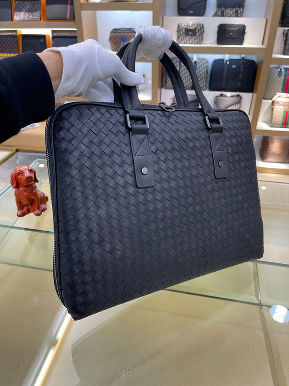 Original official website model L3501 # top original single goods BV counter shoulder backpack, head layer fetal cowhide, high-end atmosphere, fashion and taste, with smooth zipper, Italian calf leather, soft and comfort