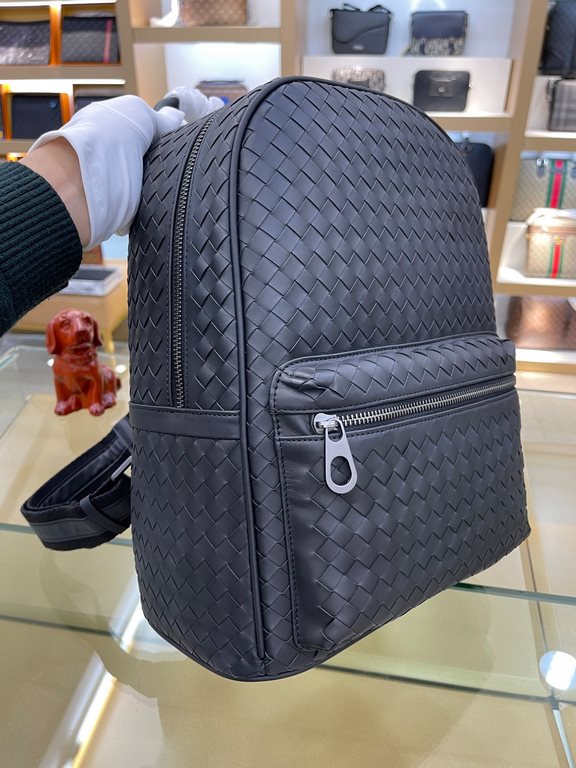 Original official website model L7010# top original single goods BV counter shoulder backpack, head layer fetal cowhide, high-end atmosphere, fashionable and tasteful, with smooth zipper, Italian calf leather, soft and c