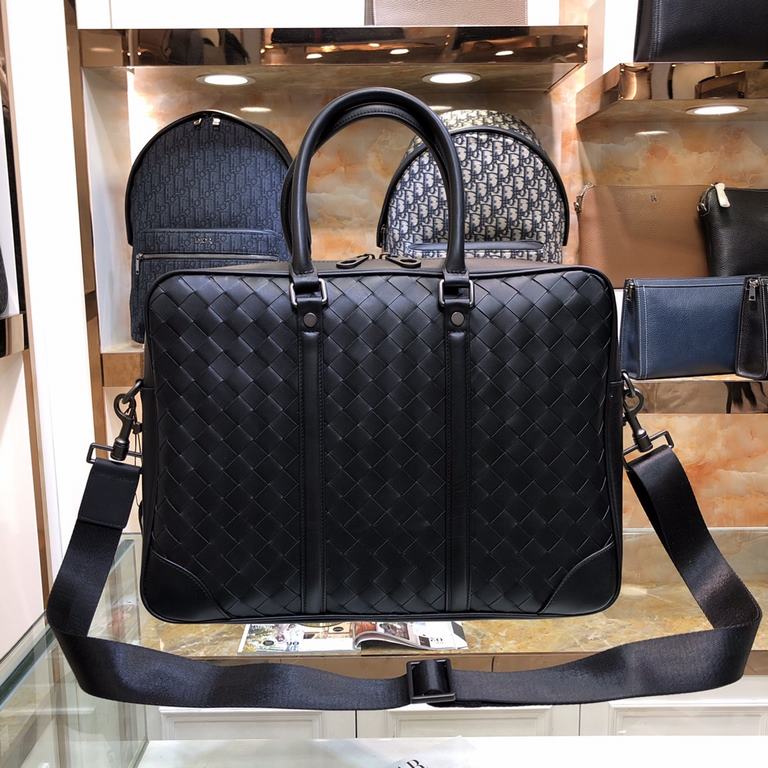 Bv Men's Bags Briefcases Men's Handbags Because every cell in their body is full of youthful vitality, what they are pursuing is the quality of life, a mature state of mind, Imported waxed cowhide leather wide stripes wo