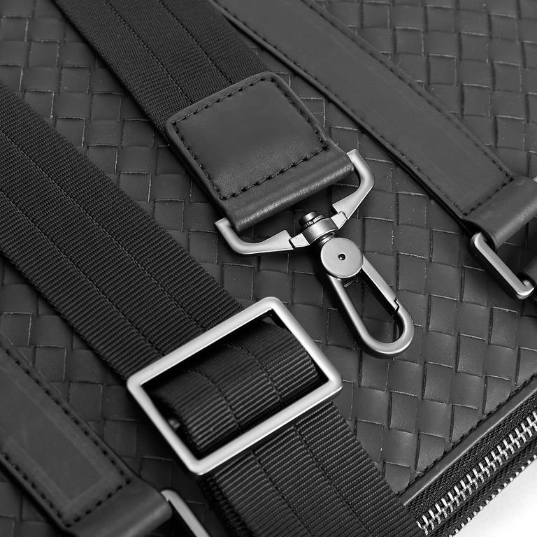 Model 706 double pull upgraded version Bottega Veneta latest models BV briefcase official website synchronization using top waxed tire cowhide feel soft and comfortable awesome counter original steel hardware special lin