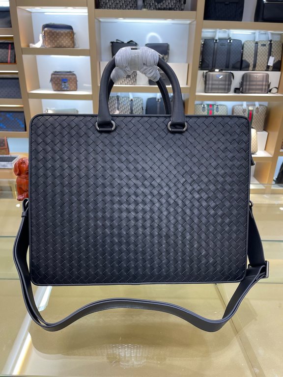 Original official website model L3901 # top original single goods BV counter shoulder backpack, head layer fetal cowhide, high-end atmosphere, fashionable and tasteful, with smooth zipper, Italian calf leather, soft and 