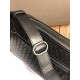 Men's crossbody bag top tire cowhide small bag, bag type are so simple No LOGO, the same for the world to know  adhering to the traditional handmade, tire cowhide seamless weaving gunmetal color electrophoresis accessori