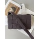 - The CassetteSheepskin style is still dazzling, men and women crossbody handheld are very ness, hurry up to get it!!!!Size23156