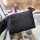 [WITH BOX] BV Woven Clutch Bag    Top imported waxed calf leather compilation, practical function and exquisite seven-letter pull design, directly captivate the man's heart. More convenient to carry Color Black, Size 30-