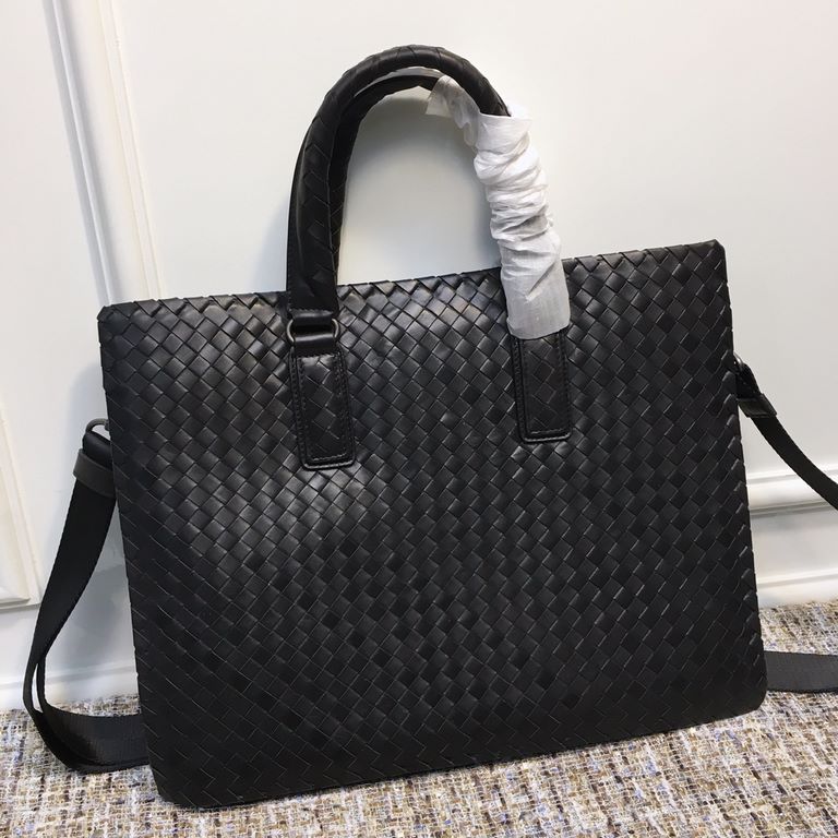 Woven Briefcase Imported Tire Cowhide Leather Pure Hand-Woven Zipper Closure   Size 39330cm