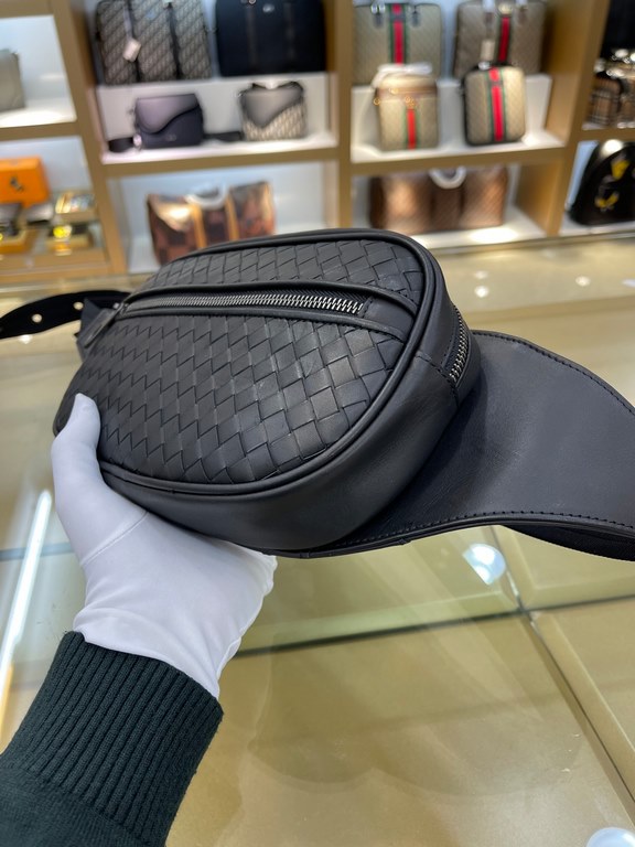 The original official website model 8077 # top original single goods BV counter fashion waist bag, head layer fetal cowhide, high-end atmosphere, fashion and taste, using smooth zipper, Italian calf leather, soft and com