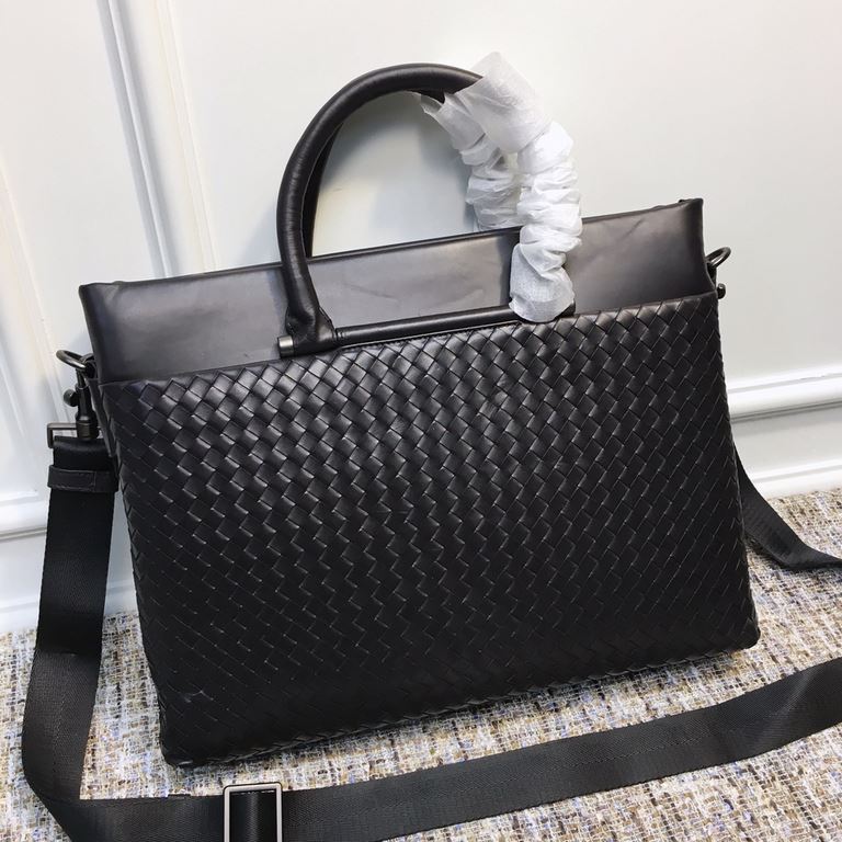 Woven Double Pull Briefcase Imported Tire Cowhide Leather Pure Hand-Woven Zipper Closure   Size 37730cm