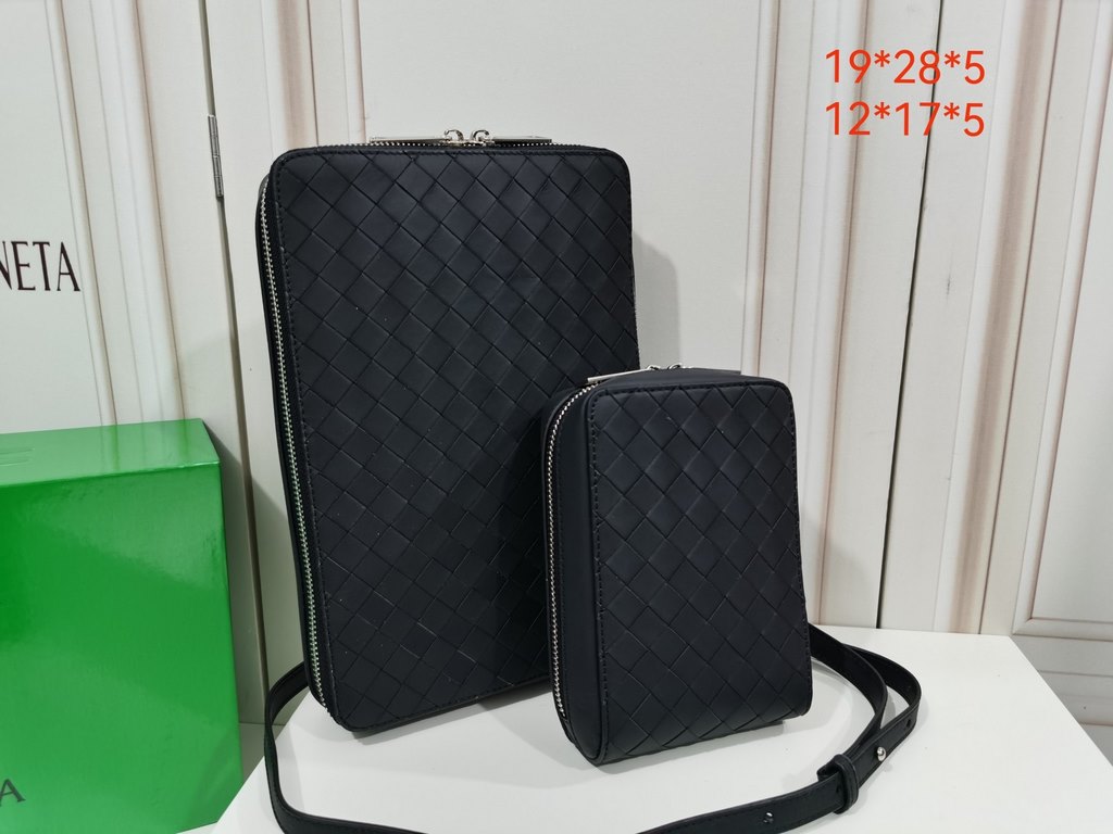 [BV Waxed Tire Cowhide Crossbody Bag] 2022 counter explosion crossbody bag, unisex models   graphite black    ,Counter models, original quality.