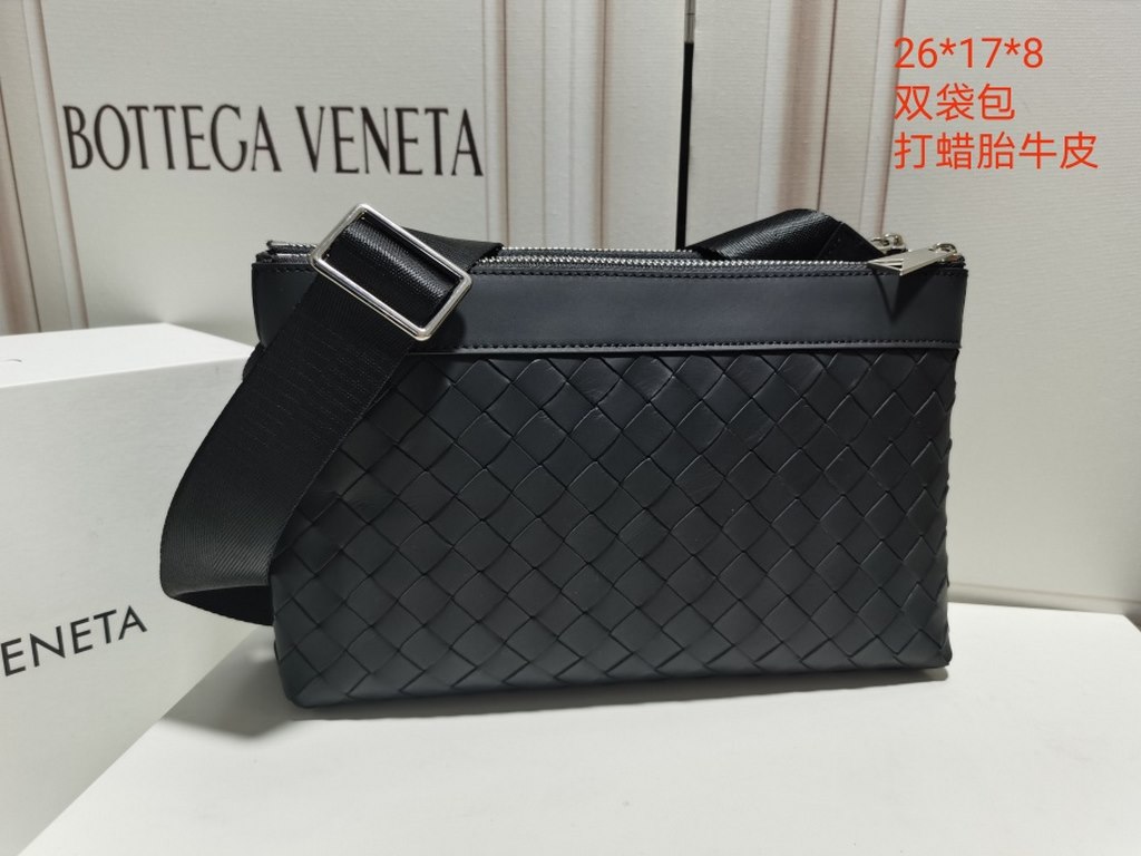 [BV original single waxed tire cowhide double bag bag] 2021 counter new! Graphite black, divided into two, 2 handbags assembled into a crossbody bag, free combination, practical and simple and generous. Size 26x17x8cm, s