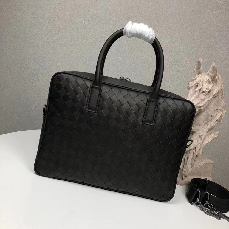 Bv Men's Bags Briefcases Men's Handbags Because every cell in their body is full of youthful vitality, what they are pursuing is the quality of life, a mature state of mind, Imported waxed cowhide wide stripes woven brie