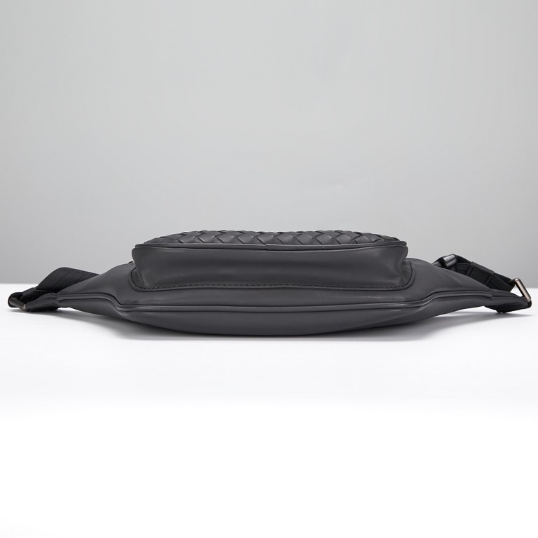 Model 308 upgraded Bottega Veneta latest models BV counter fanny pack chest bag official website synchronization using the top waxed tire cowhide feel soft and comfortable awesome counter original hardware special lining