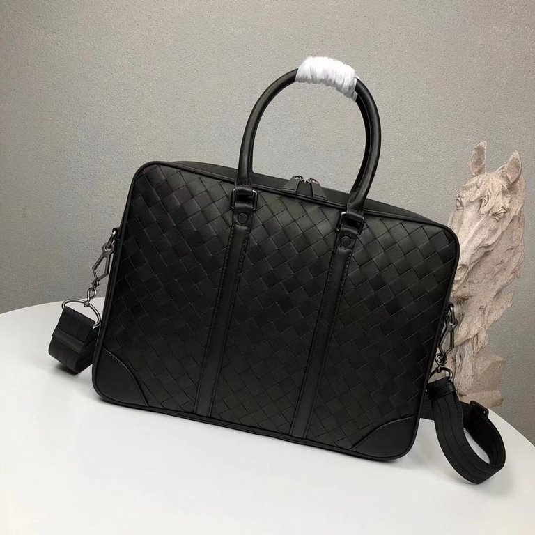 Bv Men's Bags Briefcases Men's Handbags Because every cell in their body is full of youthful vitality, what they are pursuing is the quality of life, a mature state of mind, Imported waxed cowhide wide stripes woven brie