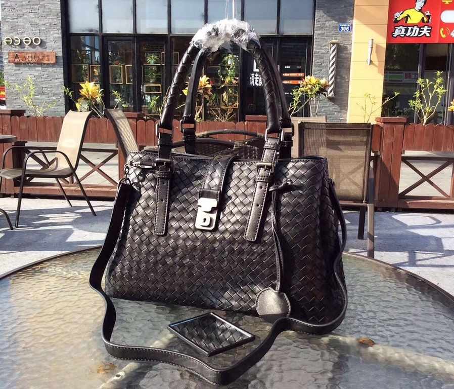 B home explosion, model 7453 # brand BV.  BOTTEGA VENETA , large size 36-28-15cm - small size 30-20-12, - the original first layer of sheepskin weaving process is complex, are very fine and thorough, every inch of every 