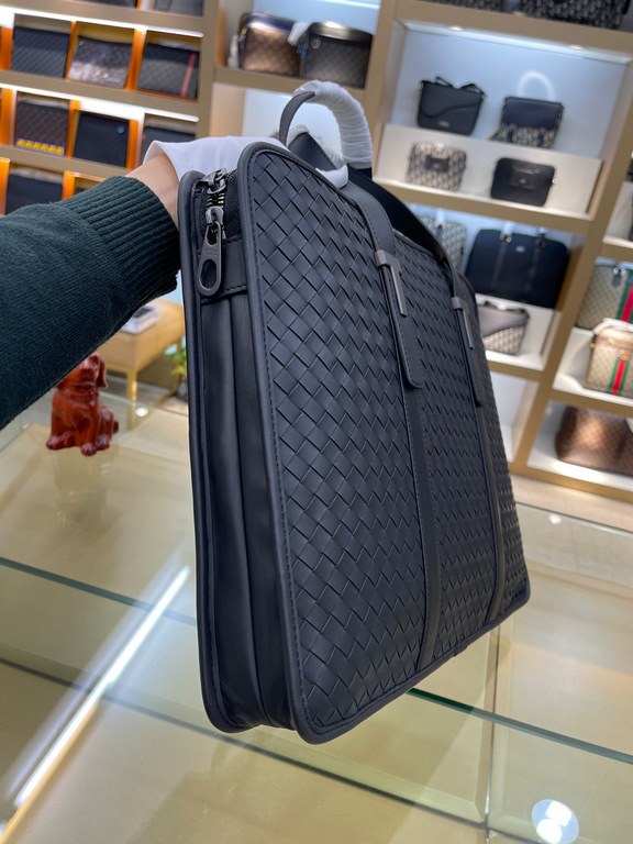 Original official website model L3801 # top original single goods BV counter shoulder backpack, head layer fetal cowhide, high-end atmosphere, fashion and taste, with smooth zipper, Italian calf leather, soft and comfort