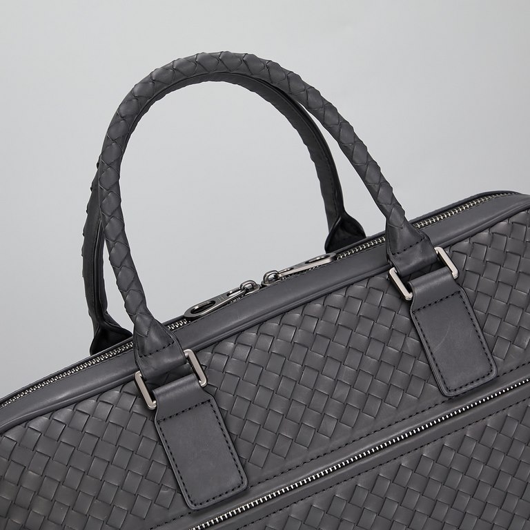 Model 717 upgraded Bottega Veneta latest BV briefcase official website synchronization using the top waxed tires cowhide feel soft and comfortable awesome counter original steel hardware dedicated lining Size 39x9x28cm