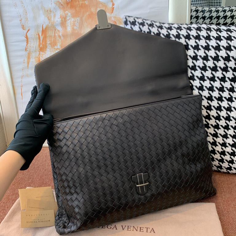 Export order  Bottega veneta 20 new woven tire cowhide leather handbag briefcase   men's crossbody bag 40cm