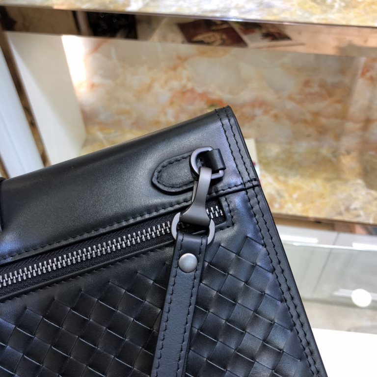 [With box] BV original single waxed tire cowhide leather handbag     1 outer zipper pocket, 1 inner zipper pocket, 2 inner insert pockets, cigarettes, cell phones can be put! The same model as the counter, high-end quali